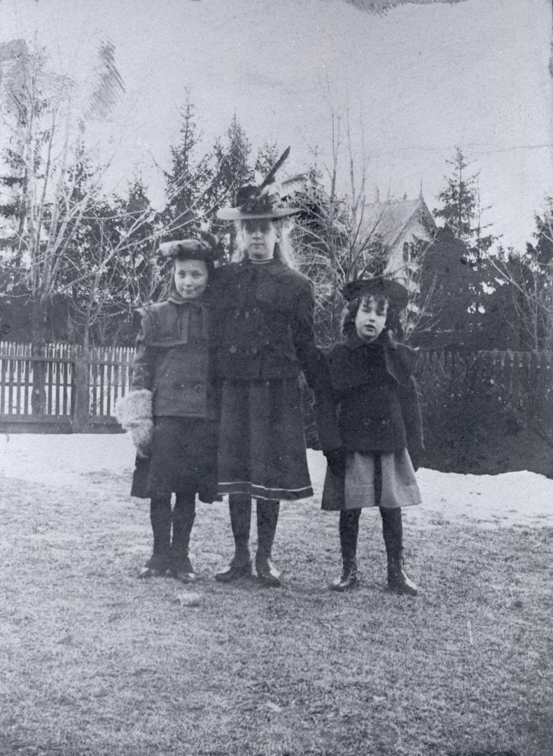 Waddington Family, in front of Elizabeth Judd's house, Blythwood Rd., north side, east of St. H…