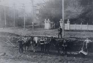 Yonge Street looking west across Yonge Street to gates of W. G. Ellis' house, Yonge Street, nor…