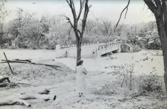 Humber River, looking southwest to Lawrence Avenue West bridge