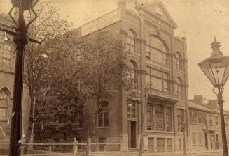 Richmond Street West, north side, west of Yonge Street, showing Toronto Christian Institute