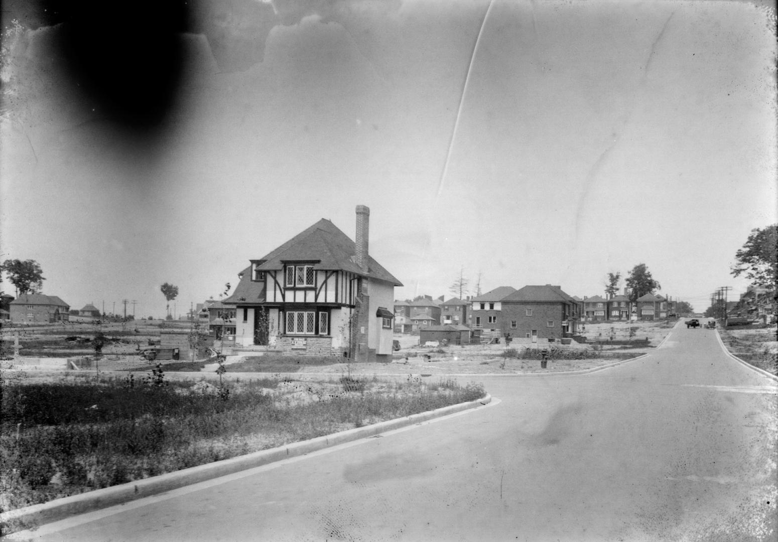 Armadale Avenue, looking north from south of Sunnybrook Rd