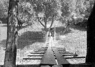 Swing bridge between Robert and James Hogg farms