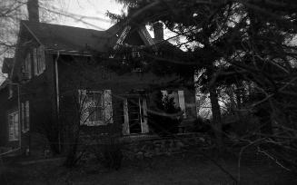 Front view of Joshua Cummer House