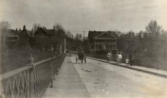 Huntley St., bridge north of Bloor St., looking south to Bloor St