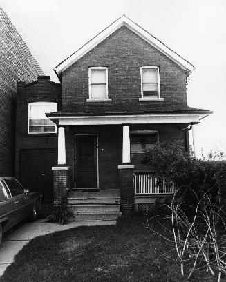 House, 31 Imperial Street, south side, between Yonge Street and Duplex Avenue, Toronto, Ontario…