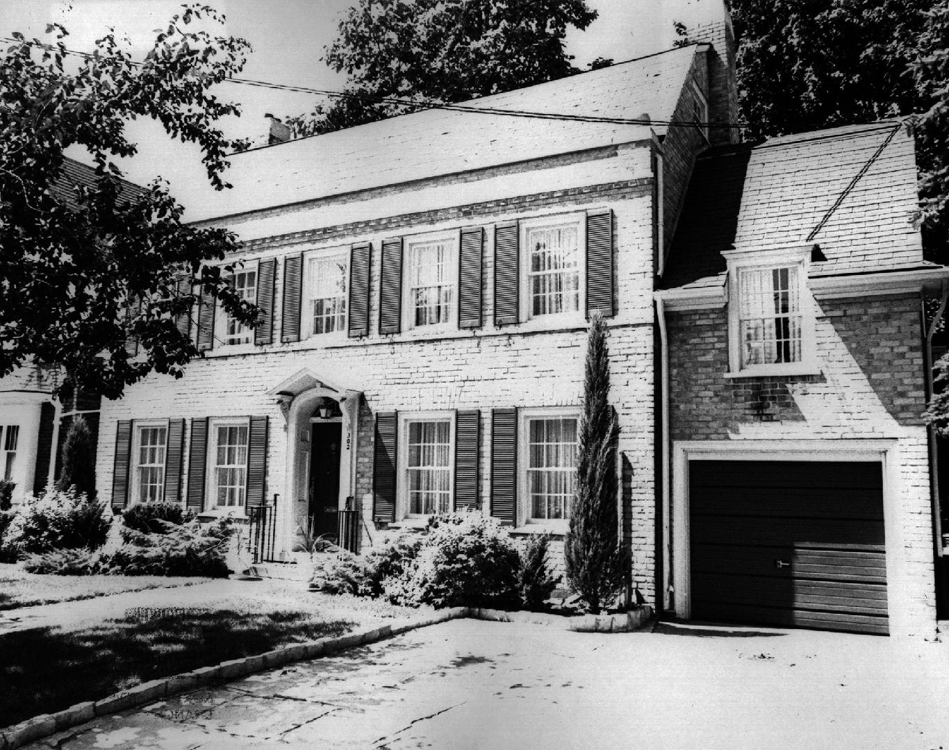 House, 302 Oriole Parkway, west side, between Tranmer Avenue and College View Avenue, Toronto, …