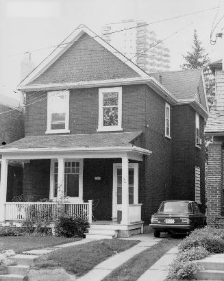 House, Hillsdale Avenue East, north side, west of Redpath Avenue, Toronto, Ontario. Image shows…