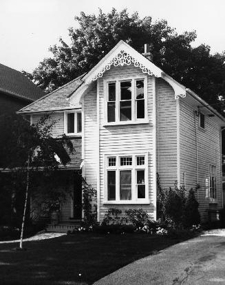 House, 182 Sheldrake Boulevard, north side, between Yonge Street and Mount Pleasant Road, Toron…