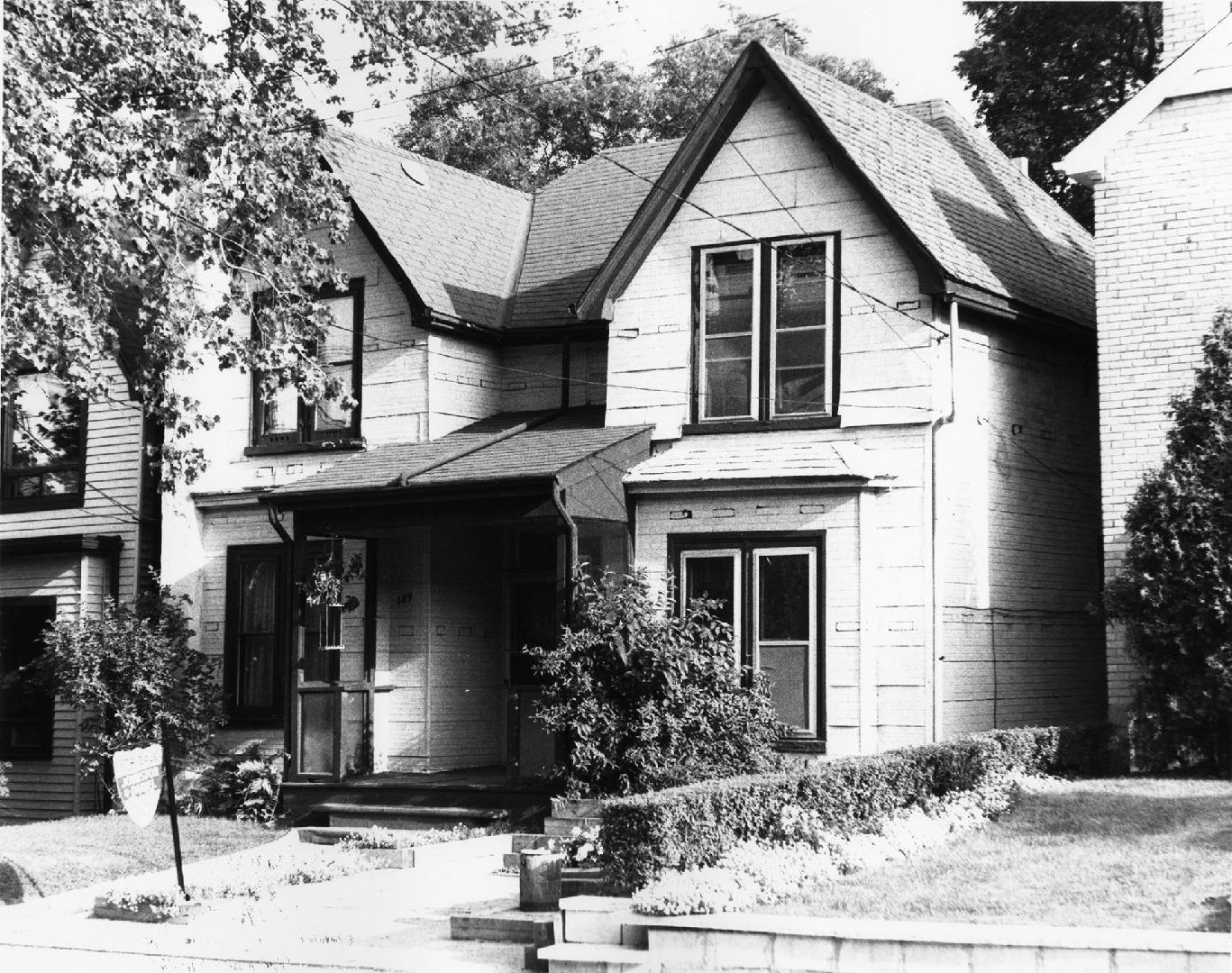 Houses, 187-189 Soudan Avenue, south side, west of Redpath Avenue, Toronto, Ontario. Image show…