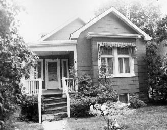 House, St. Clements Avenue, south side, between Duplex Avenue and Rosewell Avenue, Toronto, Ont…