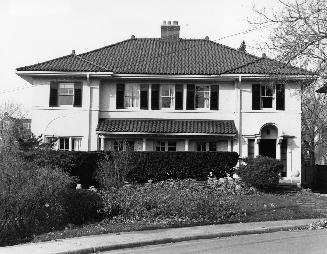 House, 184 Alexandra Boulevard, northeast corner of Alexandra Boulevard, Toronto, Ontario. Imag…