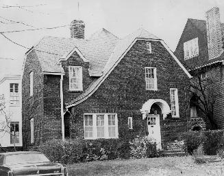 Howard J. Smith House, Weybourne Crescent, north side, opposite Dawlish Avenue, Toronto, Ontari…