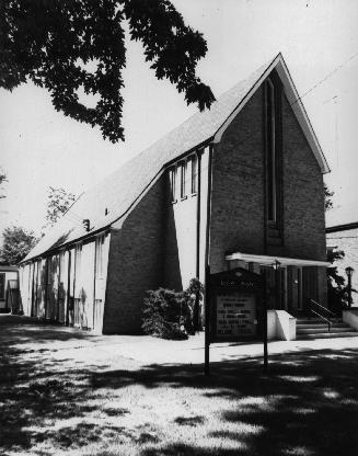 Dewi Sant Welsh United Church, Melrose Avenue, south side, between Yonge Street and Jedburgh Ro…