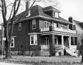 House, Alexandra Boulevard, southeast corner of Alexandra Boulevard, Toronto, Ontario. Image sh…