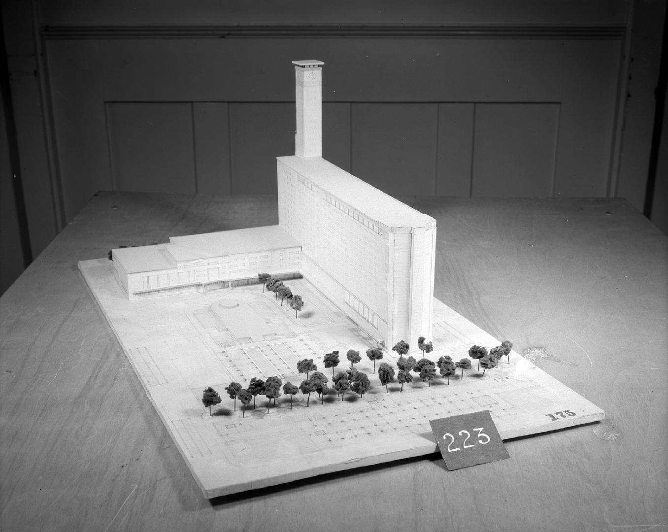 G. T. Gibson Henry entry, City Hall and Square Competition, Toronto, 1958, architectural model