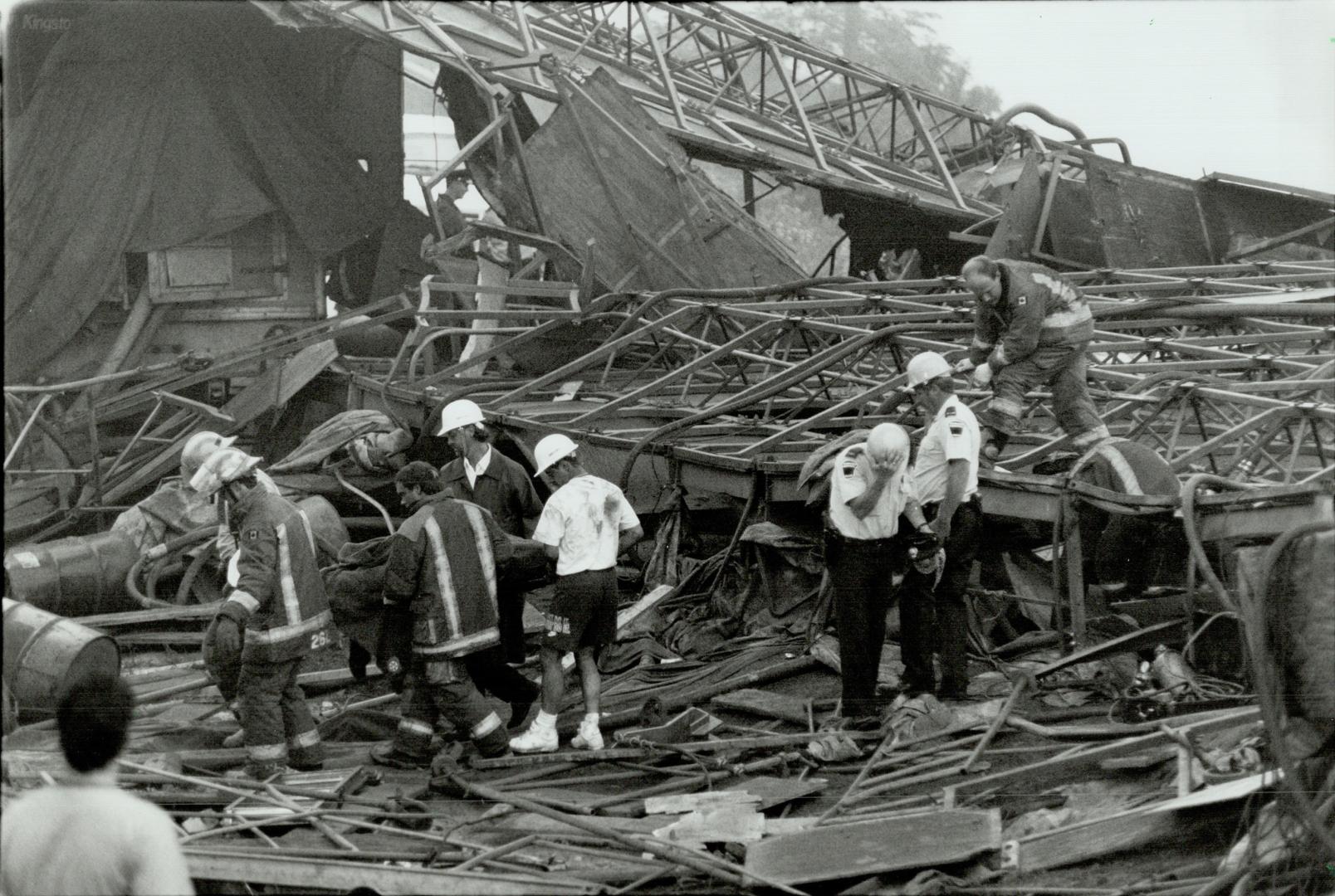 Accidents - Bridges - Garden City Skyway, St Catharines, Ontario 1993