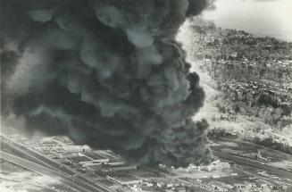 Towering pillar of smoke from Oakville fire was visible for 160 kilometres (100 miles) yesterday