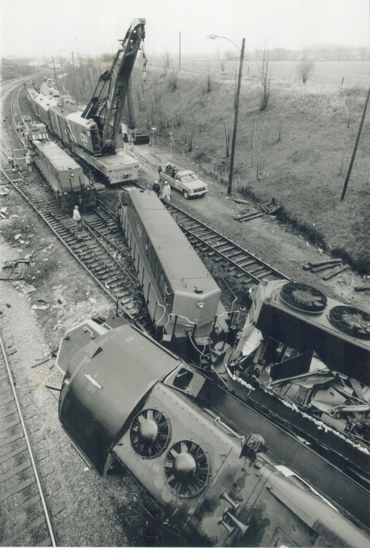 Derailment probed. Investigators are still trying to find out why two CN locomotives collided, causing a 10-car derailment at the Rutherford yard in V(...)