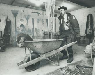 Canadian symbol or not, the beavers that will appear in a feature film to be made in Metro were imported from Utah by Bill Carrick, a Canadian wildlif(...)