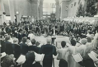 Union Station Rings for Christmas Travellers