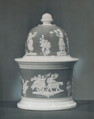 Antique spode pottery cookie jar was made in England around 1880