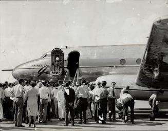 Crowd was attracted by gleaming ship