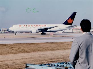 Aviation - Airports - Canada - Ontario - Toronto - Pearson International - Planes - 1990