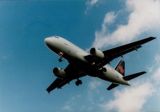 Aviation - Airports - Canada - Ontario - Toronto - Pearson International - Planes - 1990