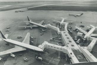 Aviation - Airports - Canada - Ontario - Toronto - Toronto International - Planes