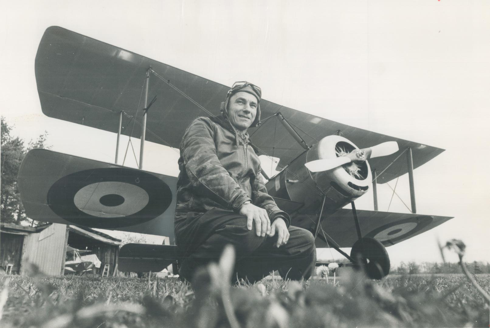 Sopwith pup built by George Neal, 48, production test pilot with the deHaviland, may be only authentic re-creation of famed World War I single-seat fi(...)