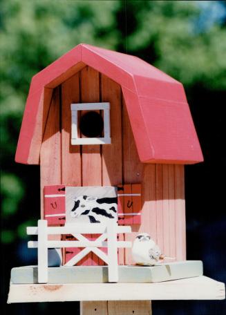 Birds - Bird houses, bird feeders, bird baths