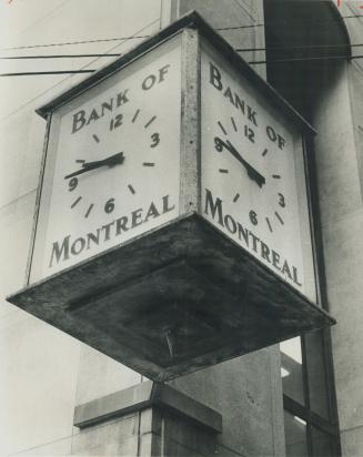 Our reader would prefer Silent Day on this musical clock