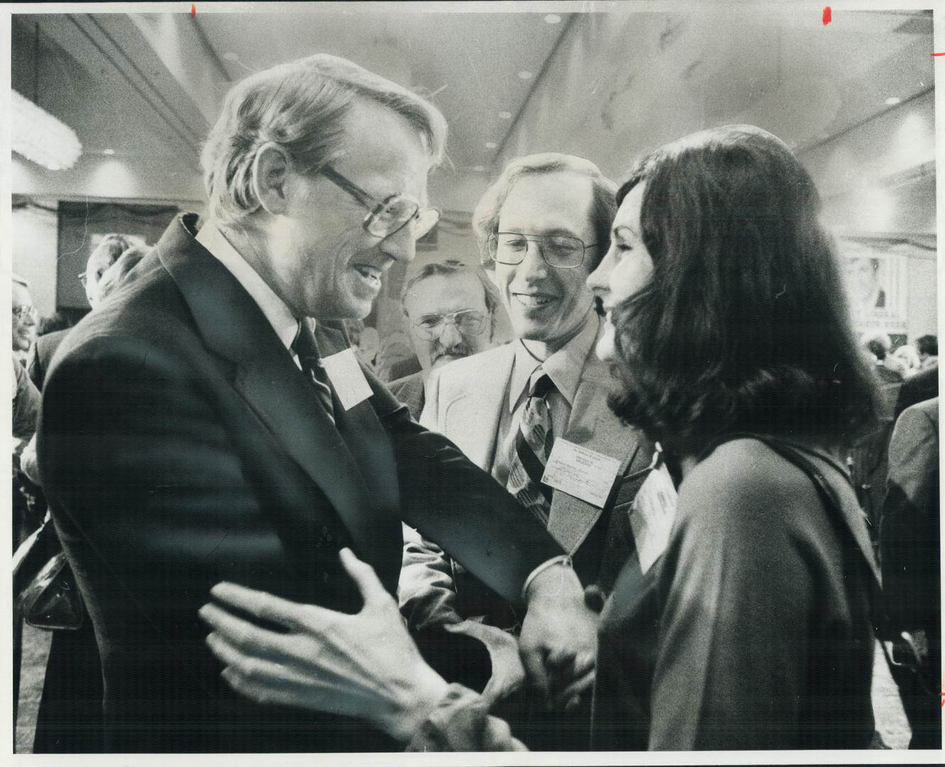 Robert Nixon mingled with delegates and candidates last night after a farewell reception held in his honor as retiring Liberal leader at the Ontario L(...)