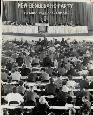 Delegates to the Ontario New Democratic Party's first provincial convention pack the Palace Pier for the closing session yesterday. Nearly 800 delegat(...)