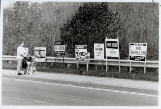 Election signs on Hwonatrio St