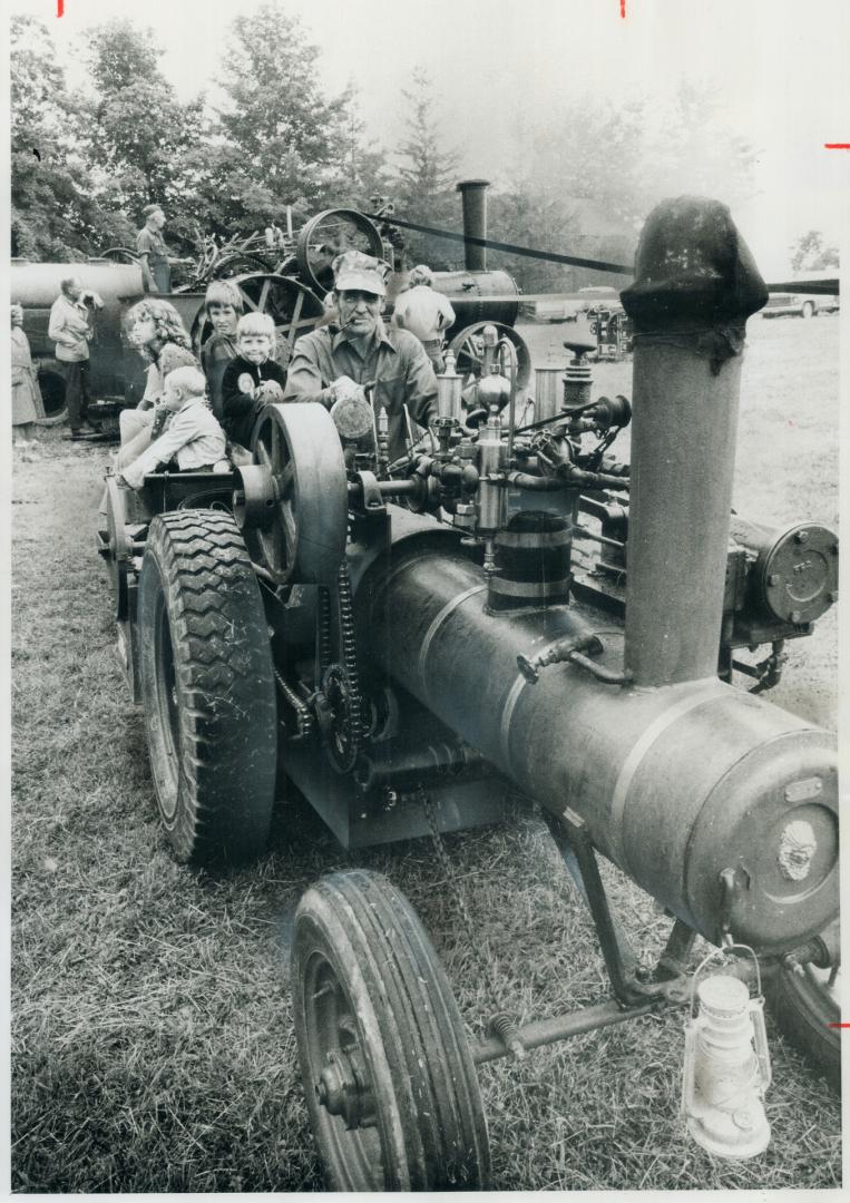 Just steaming along. More than 1,200 people turned out for the fourth annual steam show Saturday and Sunday at the Uxbridge-Scott Museum, where crafts(...)