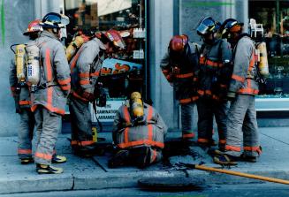 Mahole Cover Explodes at Bay and Queen