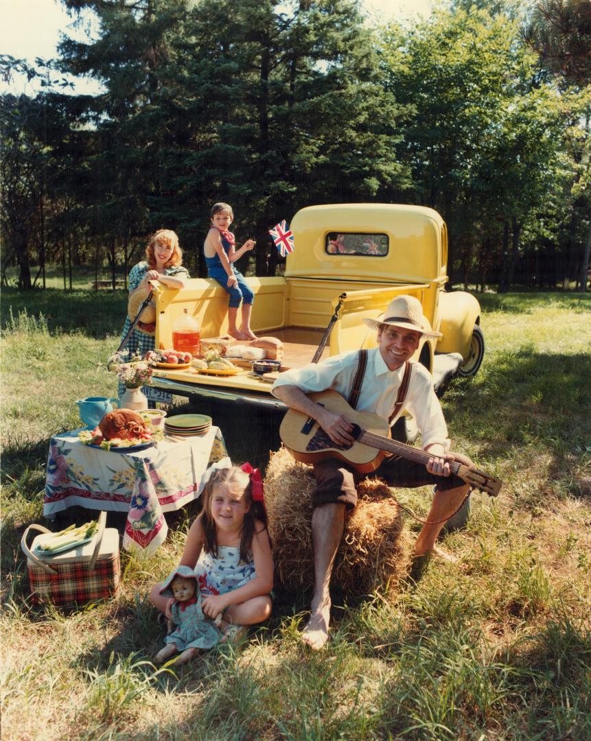 Remember Fiesta dinnerware, potato salad, ham and white bread picnics and pre-TV days, when we made our own entertainment? Contemporary picnics will s(...)