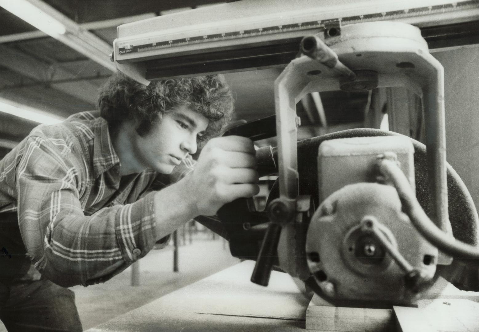 Table saw he's using to cut wood for a gun chest is among $20,000 worth of tools and equipment that Geoff Pritchard can use as a member of the Humber (...)