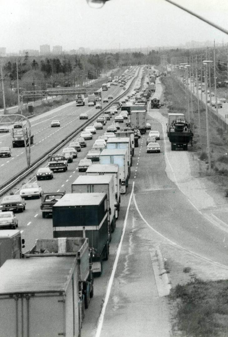 Road Risk? Ontario trucking officials say there's no proof that drivers are a danger after being on the road for 13 hours, but others are not convinced