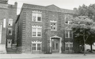 Kew Park Mansions, Queen Street East, no