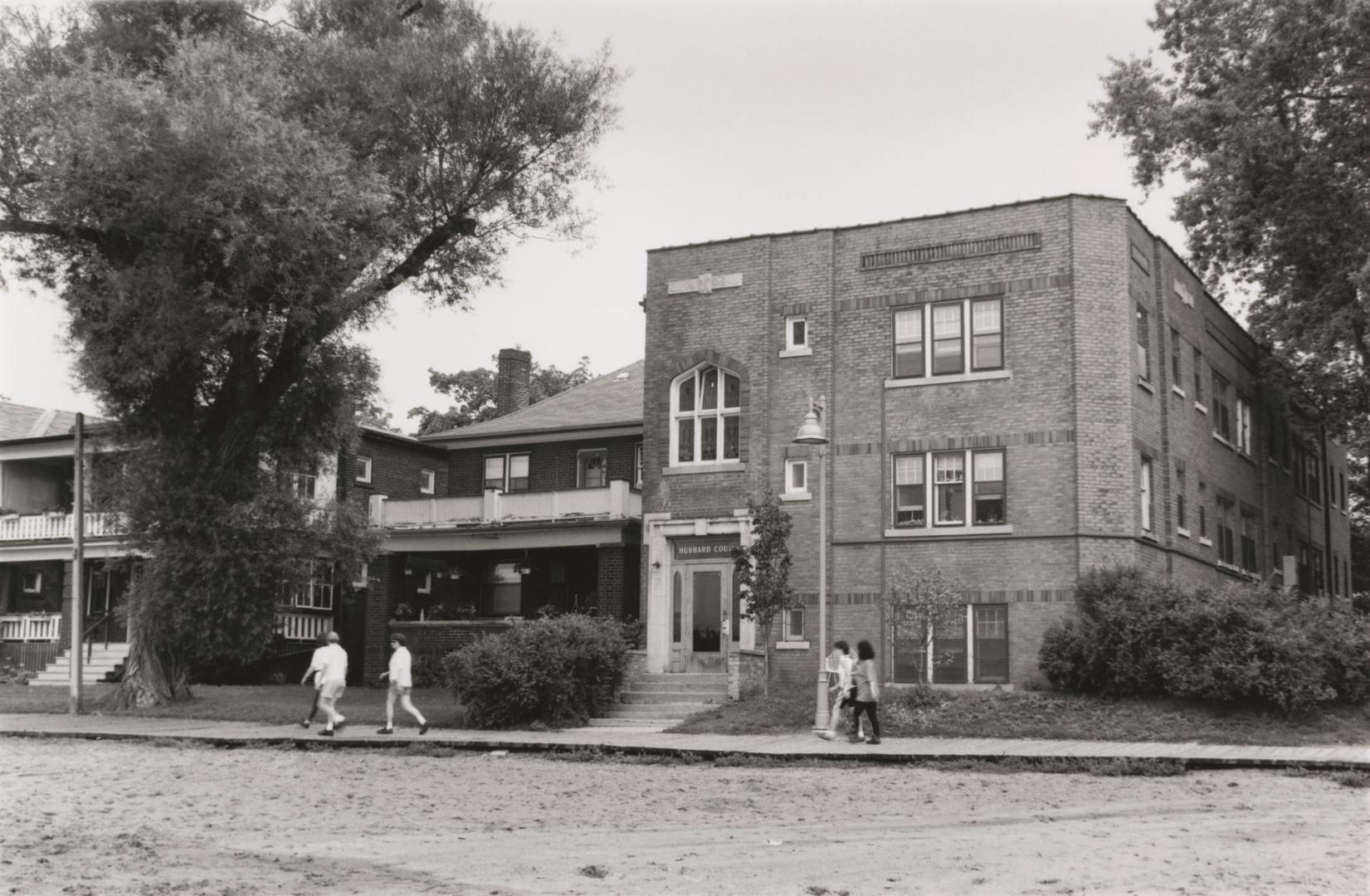 Hubbard Court (apartment) and houses on the boardwalk, Hubbard Boulevard, nos