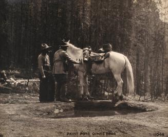 Paint Pots Ochre Beds 11048 [men and horse]