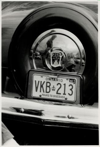 above, a '49- 50 Ford with Continental kit,