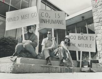 Holding Anti-Gas Placard, Alan McGinn, 43, centre, begins hunger strike in front of the Scarborough municipal offices protesting the borough's use of (...)