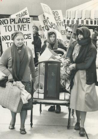 Plight of Russian Jews: Dramatizing the mistreatment of Soviet Jews, the Toronto Group of 35, an organization concerned with the problem, demonstrated yesterday at Nathan Phillips Square