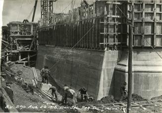 Bloor Street Viaduct under construction, showing pier D, Aug