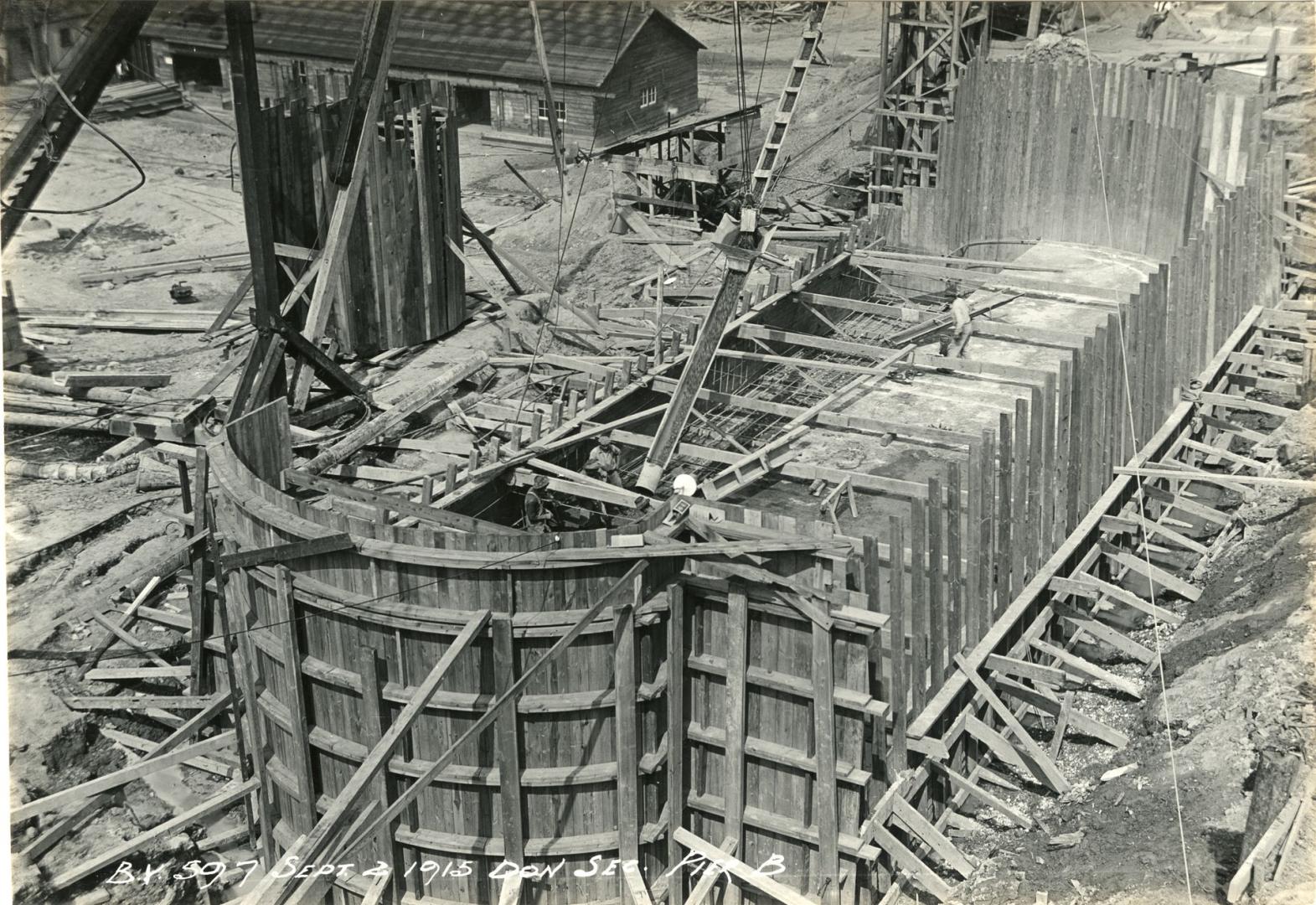 Bloor Street Viaduct under construction, showing pier B, Sep