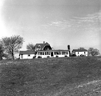 Humber Valley Golf Club, Dillon Avenue, east side, north of The Queensway, club house