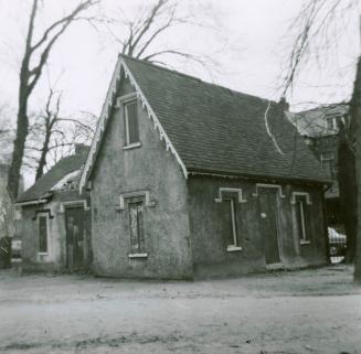 A photograph of a house.